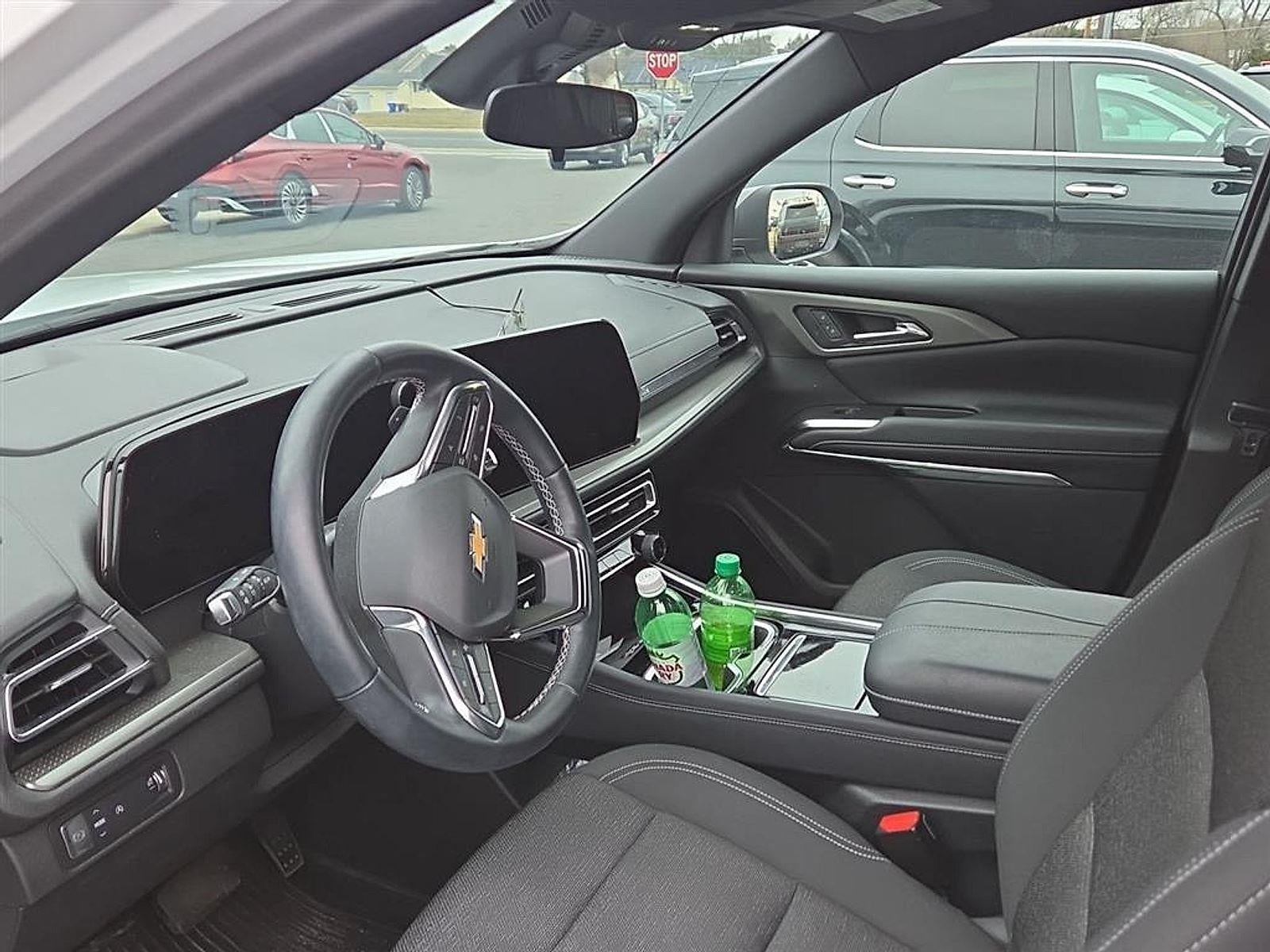 2024 Chevrolet Traverse FWD LT