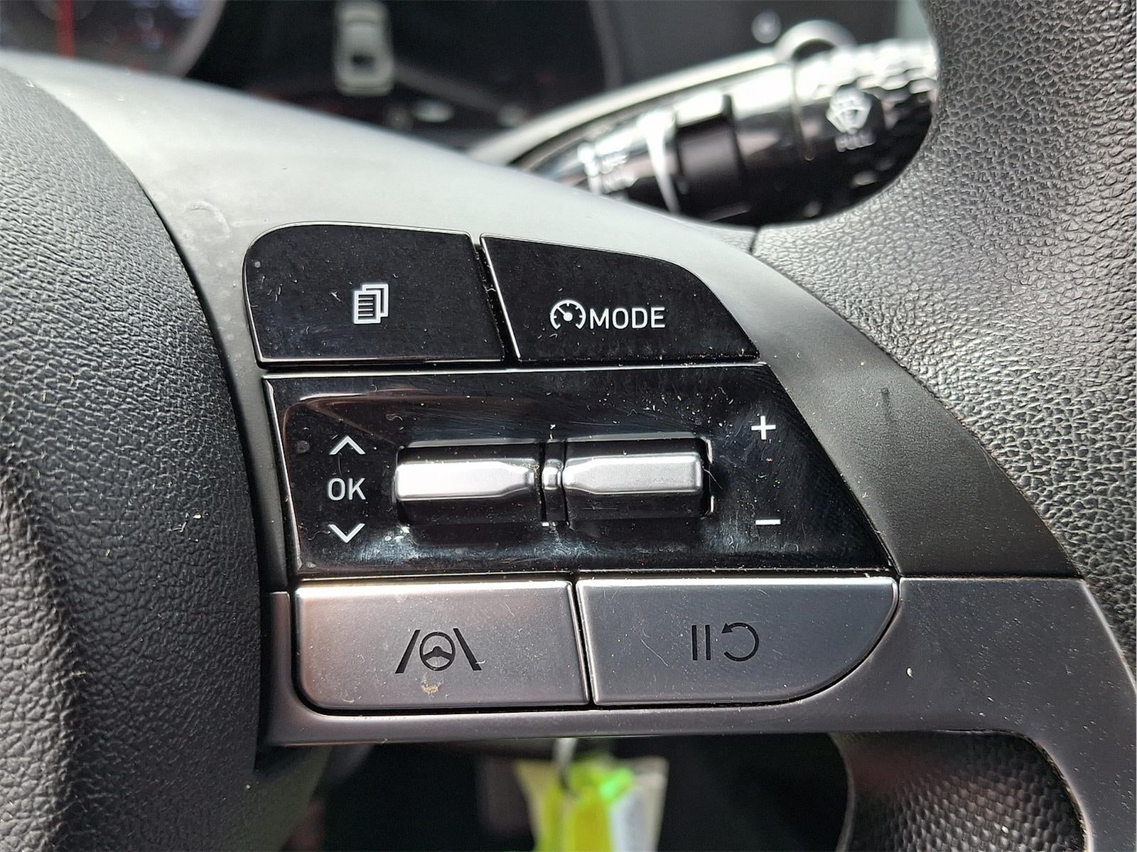 2021 Hyundai Elantra SE - Photo 15