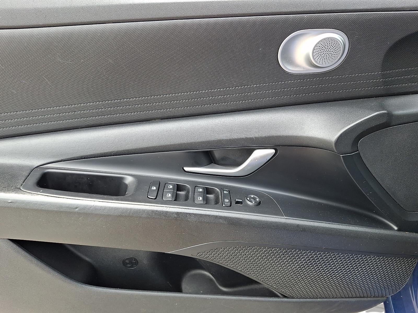 2021 Hyundai Elantra SE - Photo 17