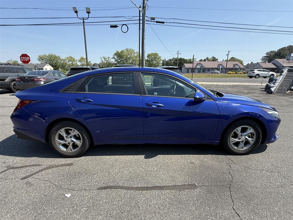 2021 Hyundai ELANTRA SE