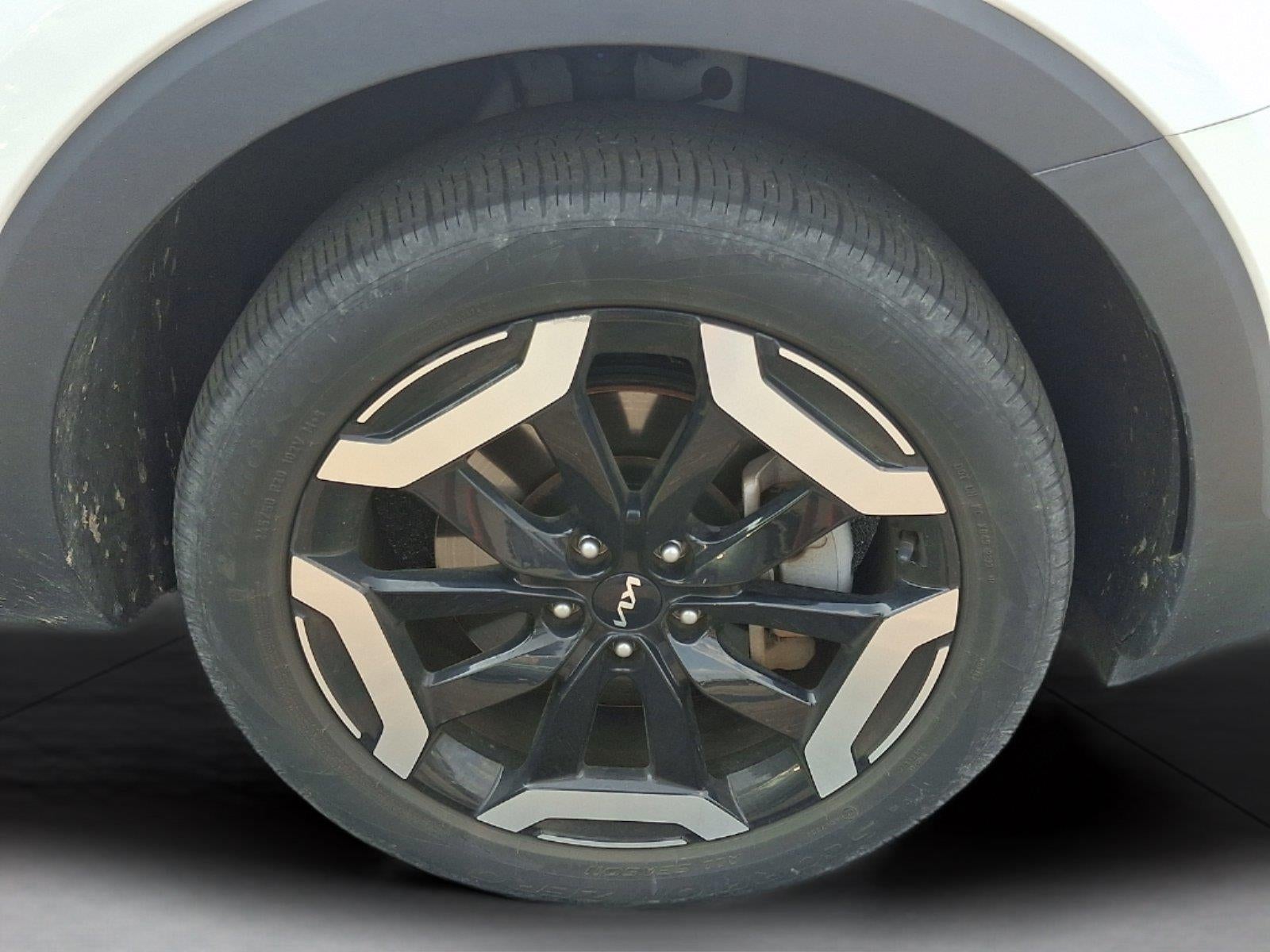2024 Kia Telluride S - Photo 11