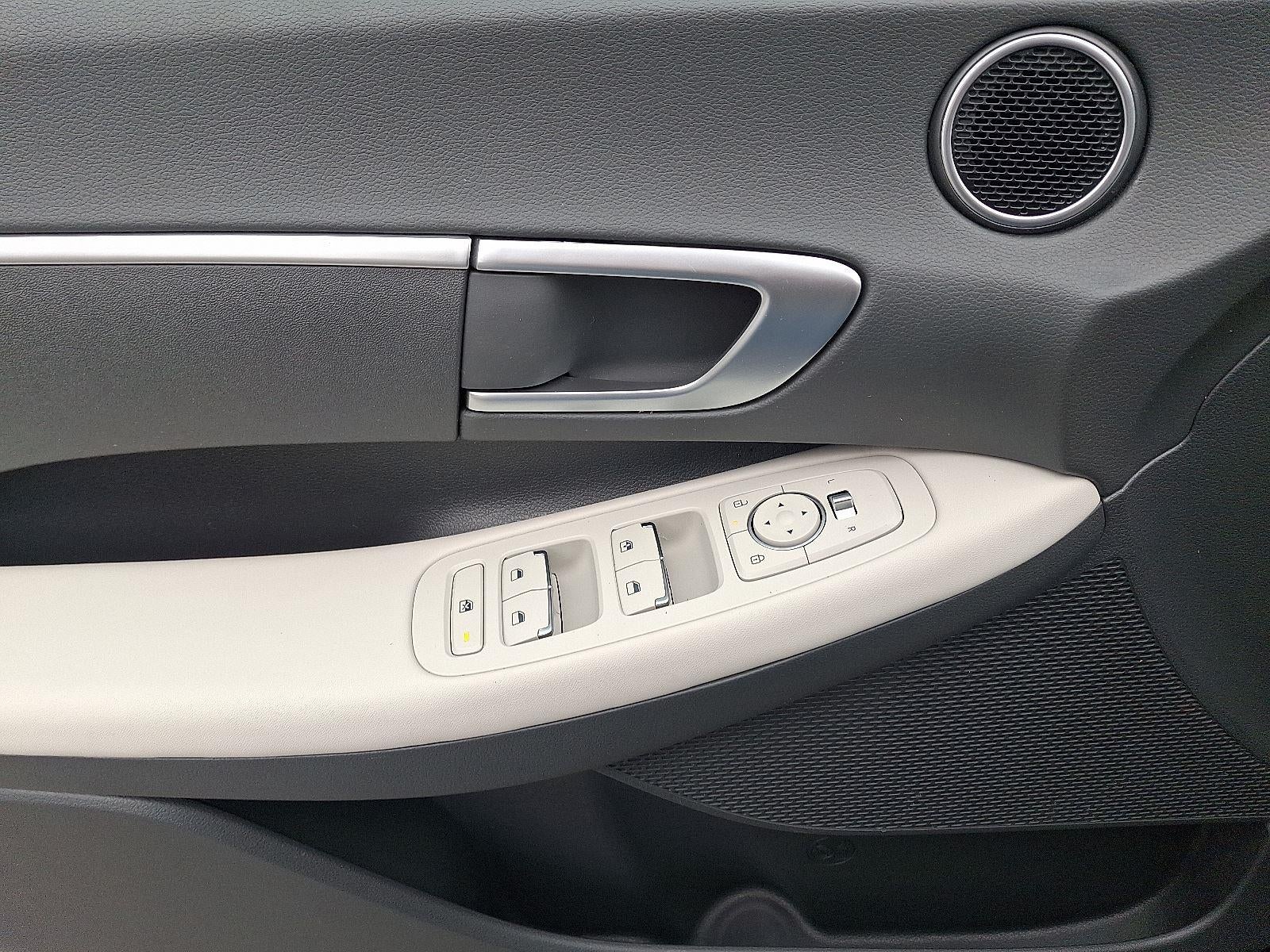 2025 Hyundai SONATA SE