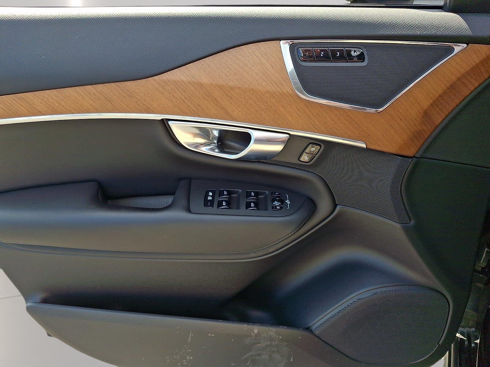 2023 Volvo XC90 Plus