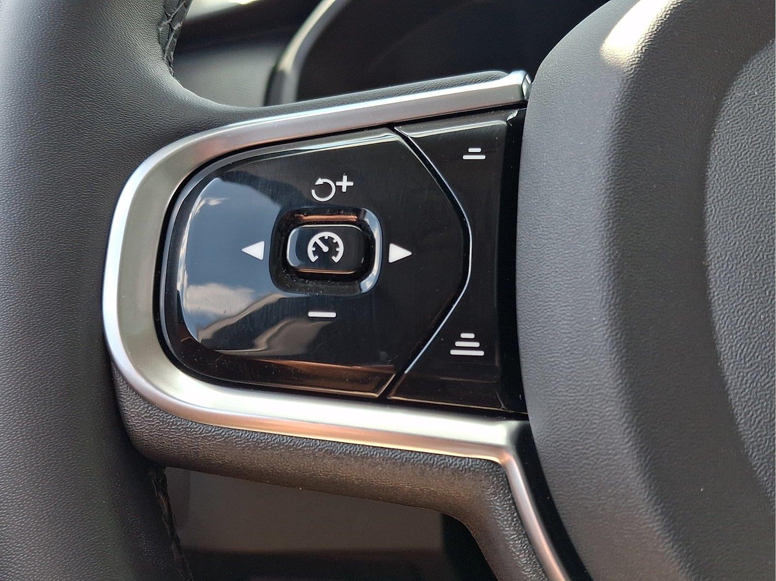 2023 Volvo XC90 Plus