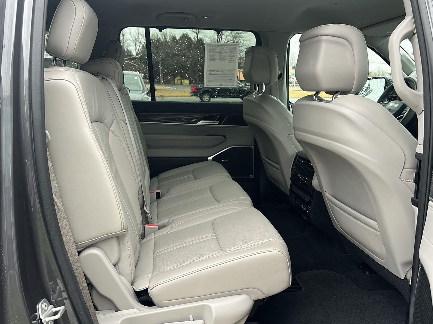 2022 Jeep Wagoneer Series III