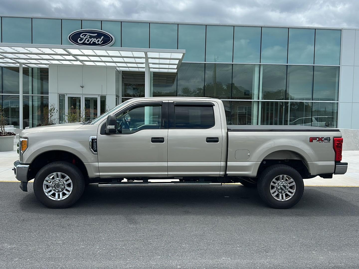 2017 Ford F-250 Base