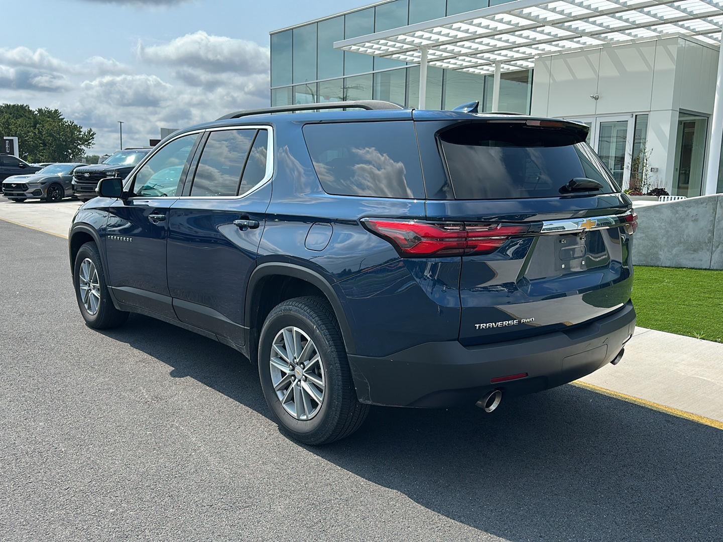 2023 Chevrolet Traverse LT Cloth