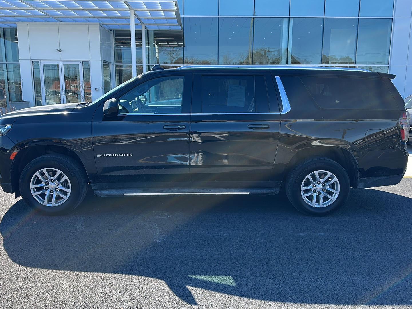2024 Chevrolet Suburban LT