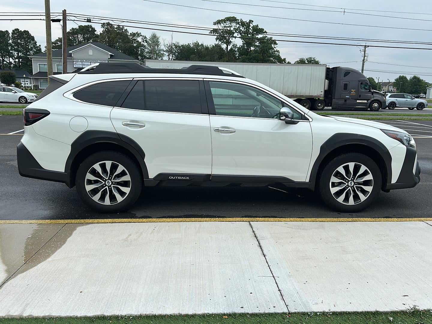 2023 Subaru Outback Touring