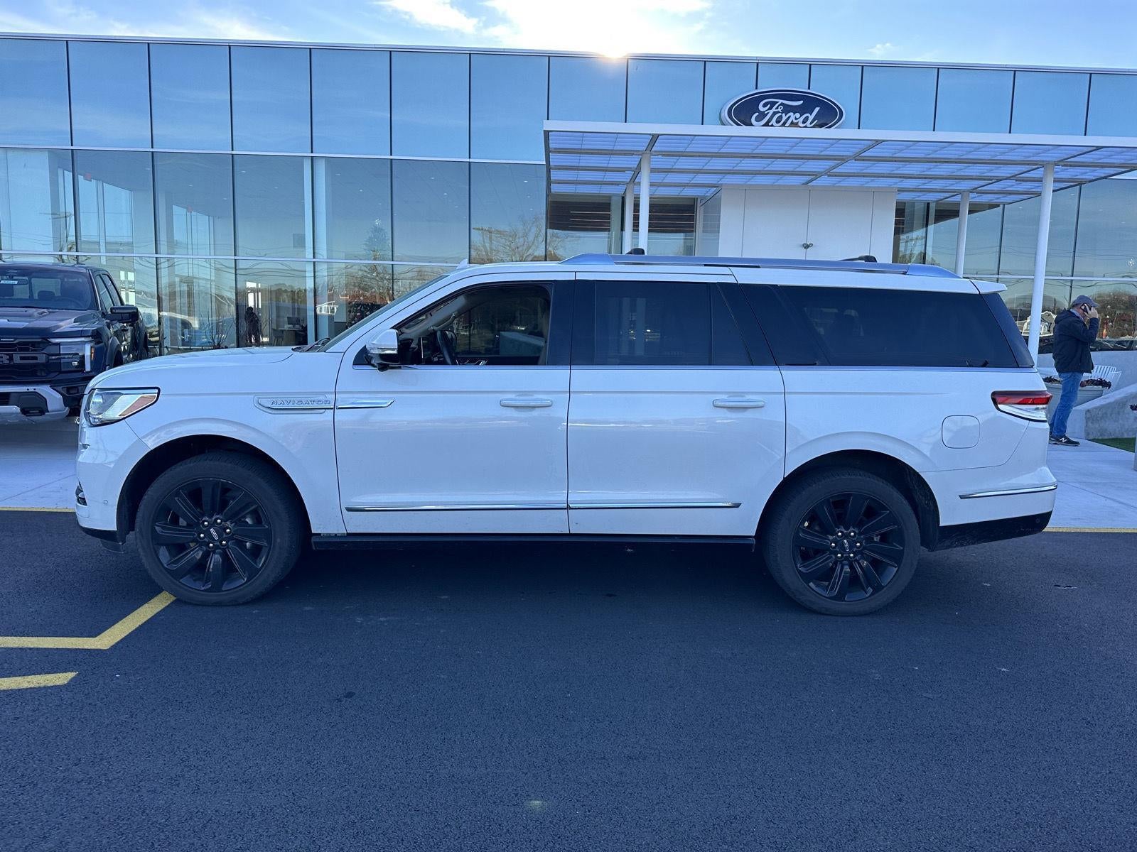 2023 Lincoln Navigator L Reserve