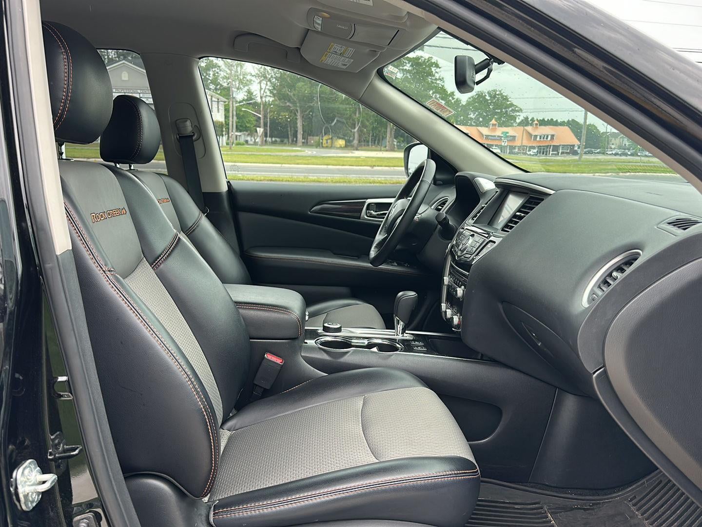 2019 Nissan Pathfinder SV