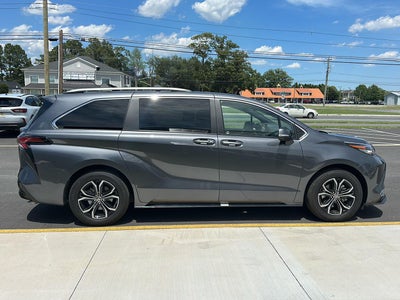 2025 Toyota SIENNA Platinum