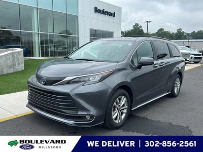 2025 Toyota Sienna XLE