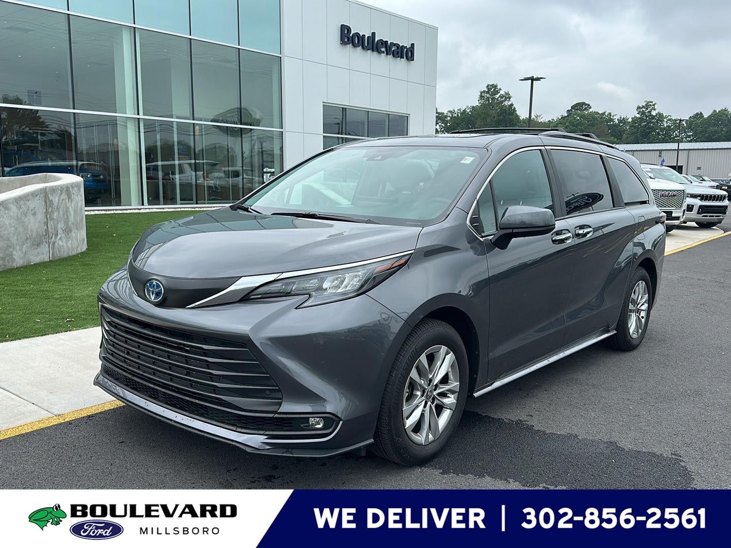 2025 Toyota Sienna XLE