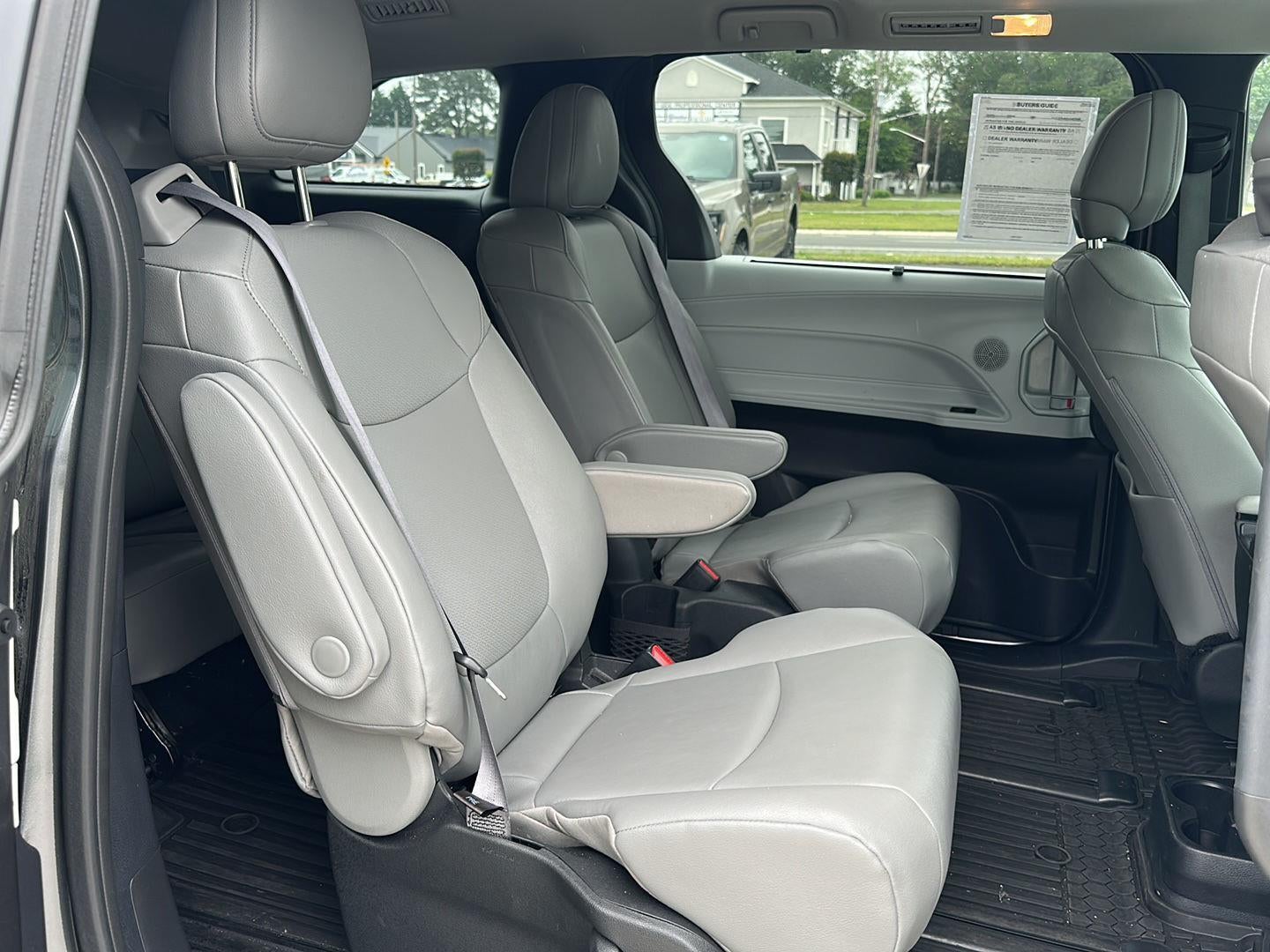 2025 Toyota Sienna XLE