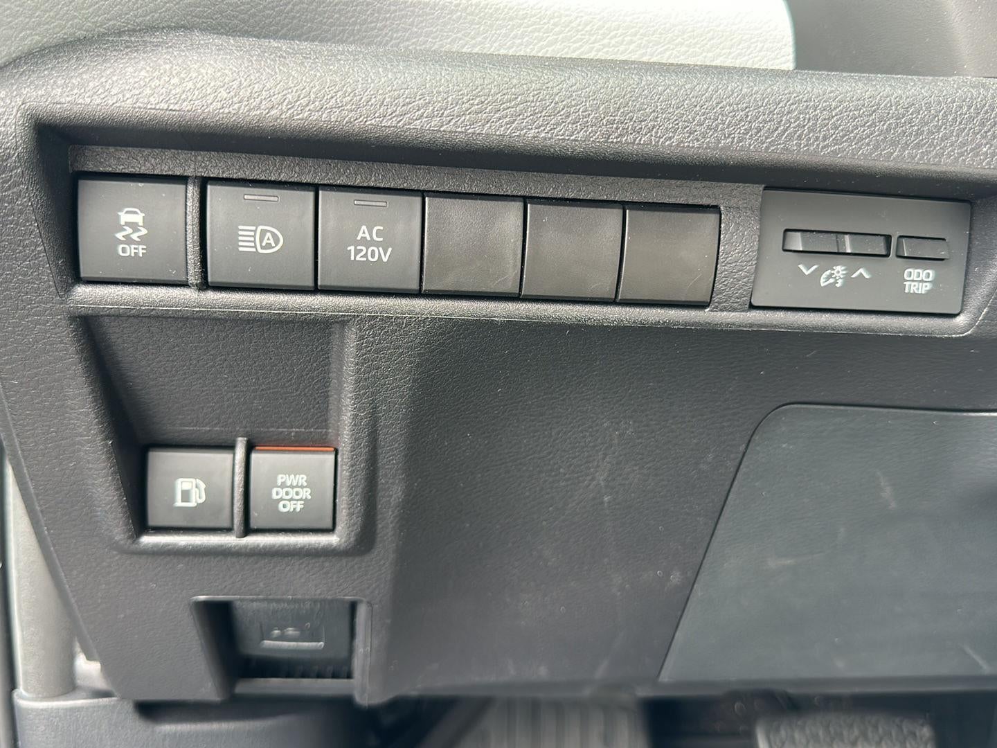 2025 Toyota Sienna XLE