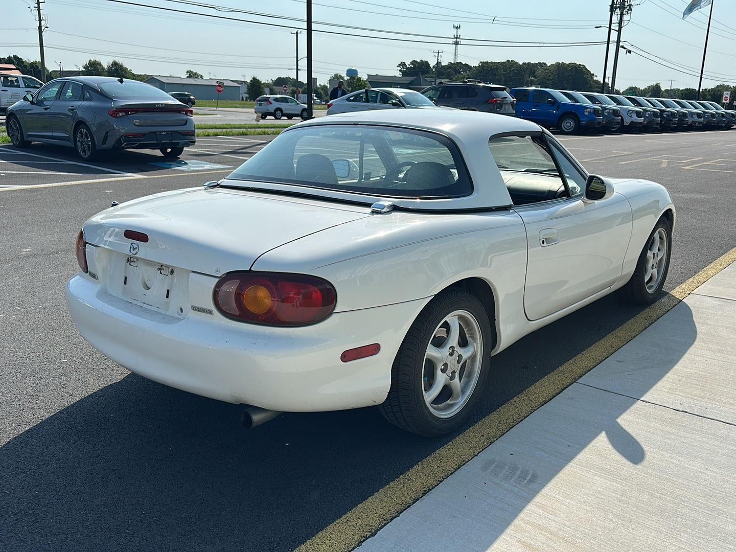1999 Mazda Mazda MX-5 Miata Base