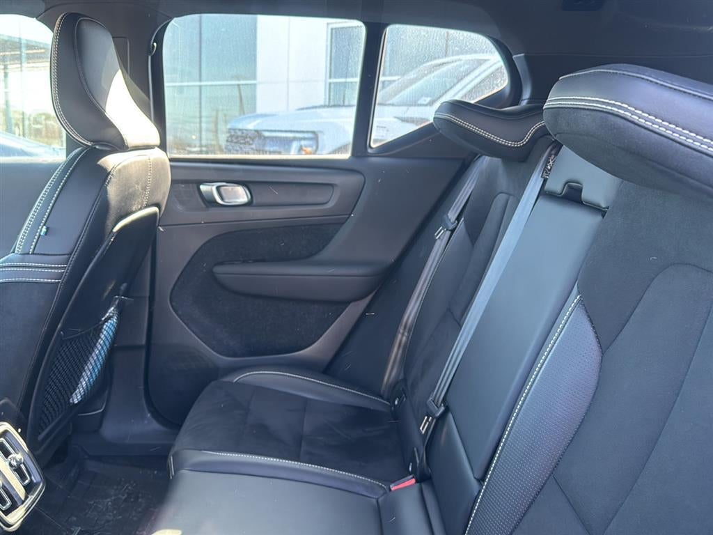 2021 Volvo XC40 R-Design