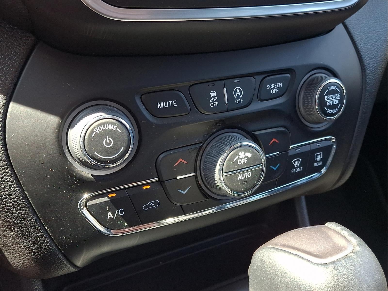 2023 Jeep Cherokee Altitude Lux