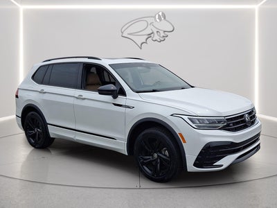 2024 Volkswagen Tiguan SE R-Line Black
