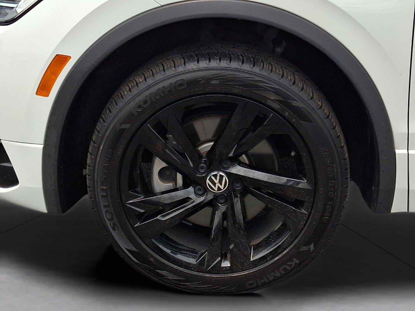 2024 Volkswagen Tiguan SE R-Line Black