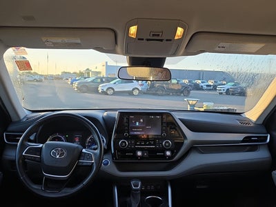 2022 Toyota Highlander Hybrid LE