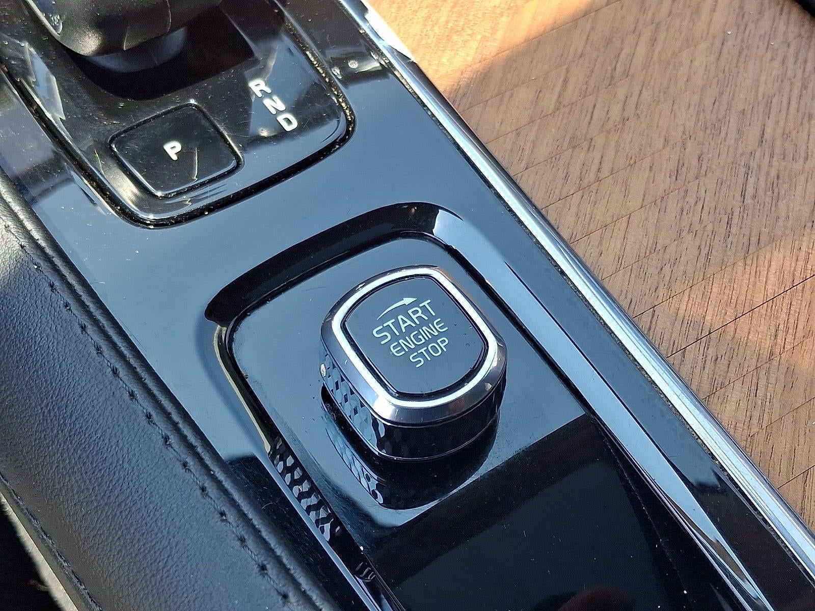 2023 Volvo XC90 Plus
