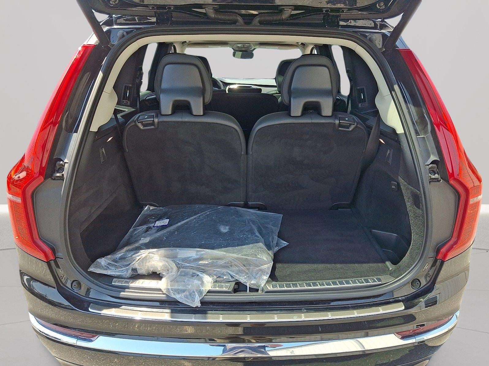 2023 Volvo XC90 Plus