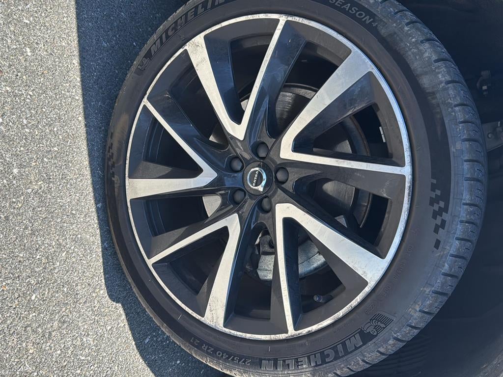 2023 Volvo XC90 Base